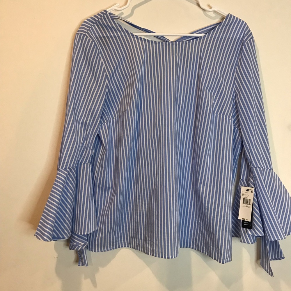 BCX Bell sleeve top
